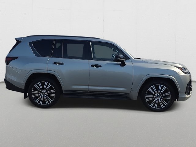 New 2026 Lexus LX 600 4WD w/ Luxury Package image 4