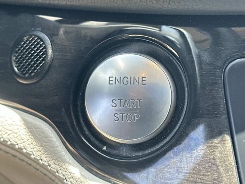 Used 2020 Mercedes-Benz SL 550 image 22