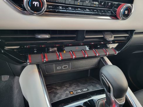 Certified 2024 GMC Canyon AT4X image 28