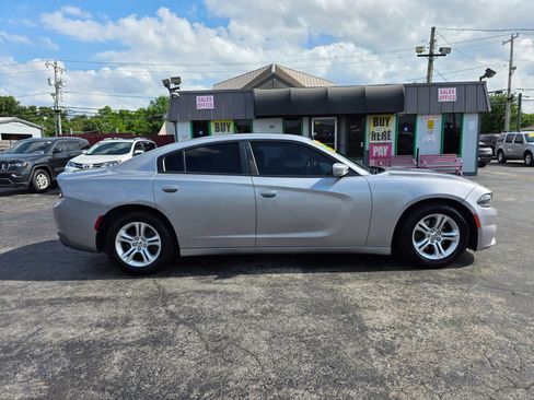Used 2017 Dodge Charger SE RWD image 22