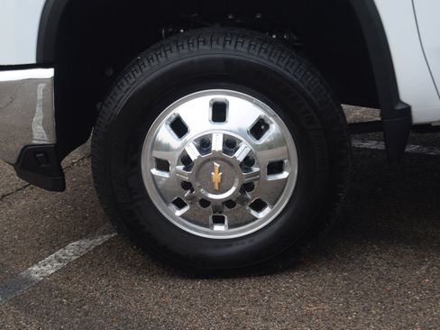 Used 2025 Chevrolet Silverado 3500 LTZ image 27