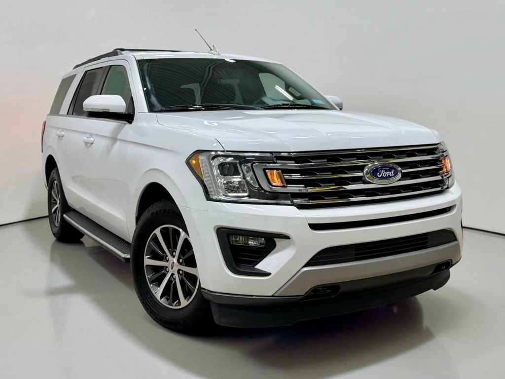 Used 2019 Ford Expedition XLT w/ Equipment Group 202A AWD/4WD image 3