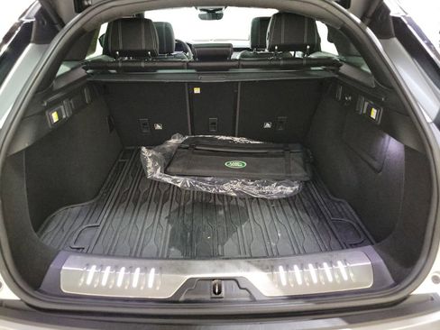 Used 2020 Land Rover Range Rover Velar R-Dynamic S image 29