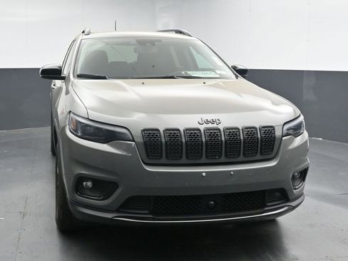 Used 2023 Jeep Cherokee Altitude Lux image 3