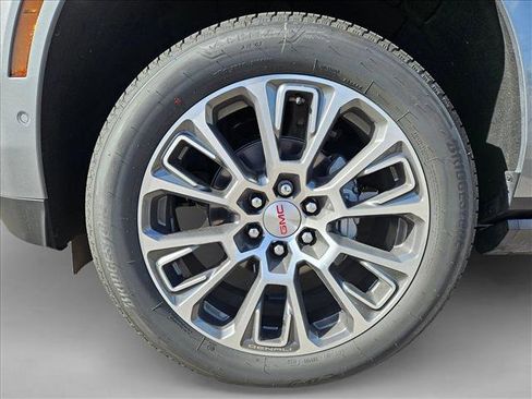 New 2026 GMC Yukon XL Denali w/ Sun & Power Step Package image 10