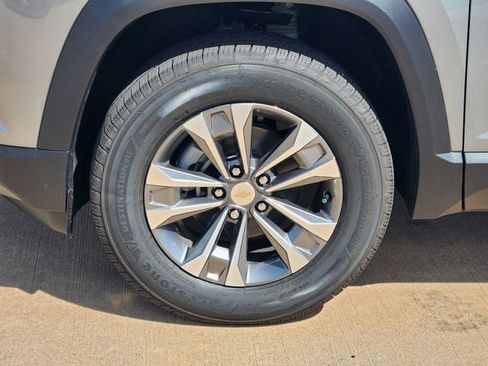 New 2026 Chevrolet Equinox LT w/ Safety and Technology Package FWD image 10