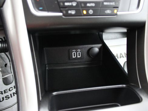 Used 2020 Ford Fusion SE image 41