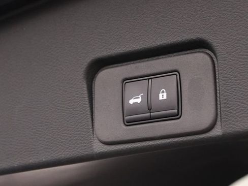 Certified 2025 Nissan Rogue SL w/ Tech Package AWD/4WD image 8