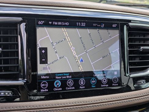 Used 2020 Chrysler Pacifica Limited w/ Advanced Safetytec Group FWD image 28