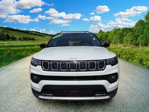 Certified 2024 Jeep Compass Limited AWD/4WD image 8