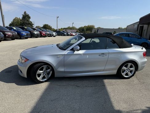 Used 2011 BMW 135i Convertible image 4