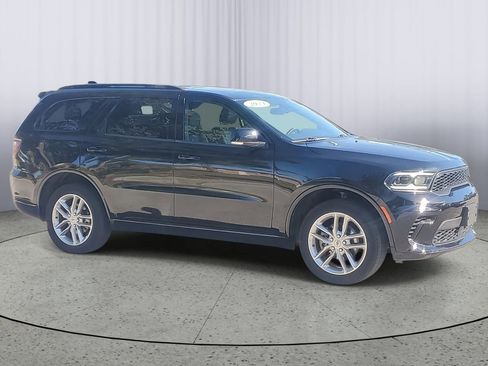 Used 2024 Dodge Durango GT image 2