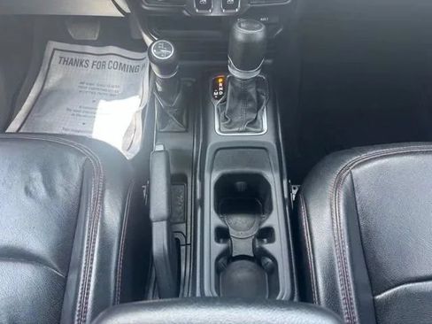 Used 2021 Jeep Wrangler Sport AWD/4WD image 23