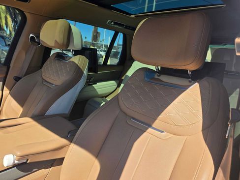 Used 2023 Land Rover Range Rover SV AWD/4WD image 25