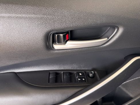 Used 2025 Toyota Corolla SE w/ Convenience Package image 12