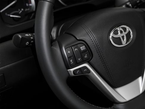 Used 2017 Toyota Highlander Limited FWD image 53