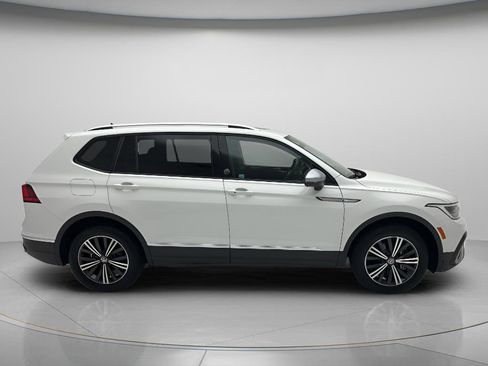 Used 2024 Volkswagen Tiguan Wolfsburg Edition AWD/4WD image 3