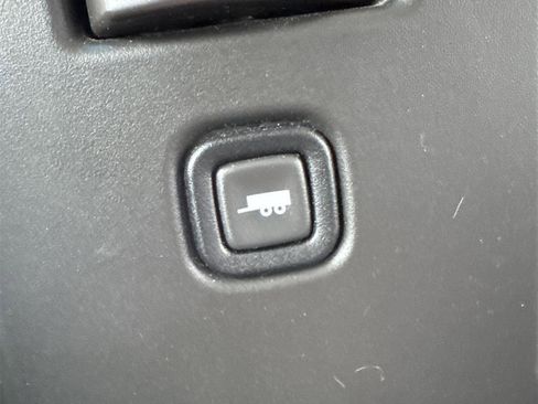 Used 2018 Chevrolet Express 2500 image 16