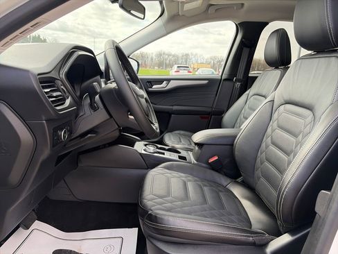 Used 2024 Ford Escape Platinum w/ Premium Technology Package image 20