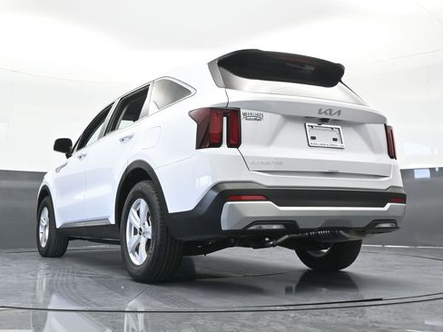 Used 2025 Kia Sorento LX FWD image 55