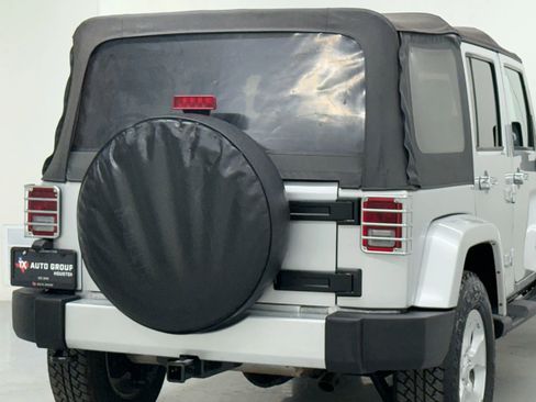 Used 2011 Jeep Wrangler Unlimited Sahara image 28