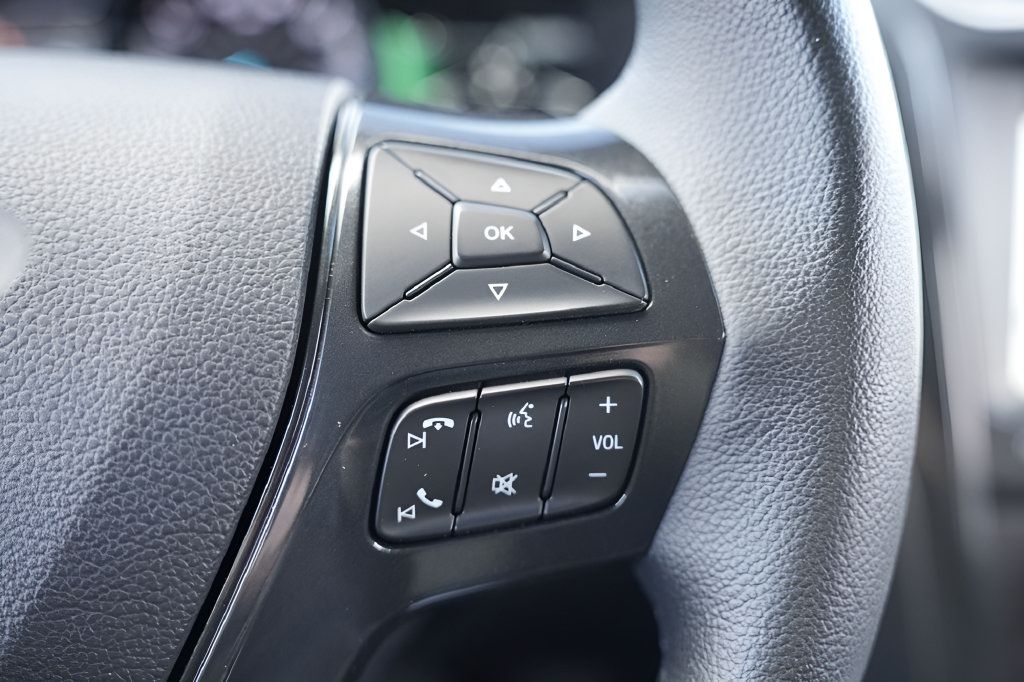 Used 2018 Ford Explorer XLT w/ Equipment Group 202A AWD/4WD image 29