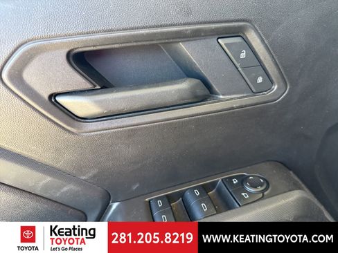 Used 2025 Chevrolet Colorado W/T image 11