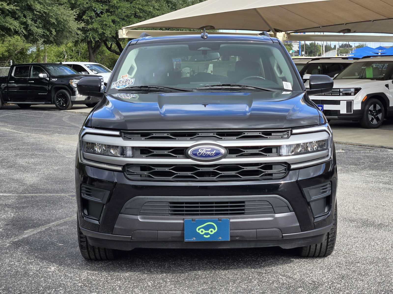 Used 2024 Ford Expedition XLT RWD image 2