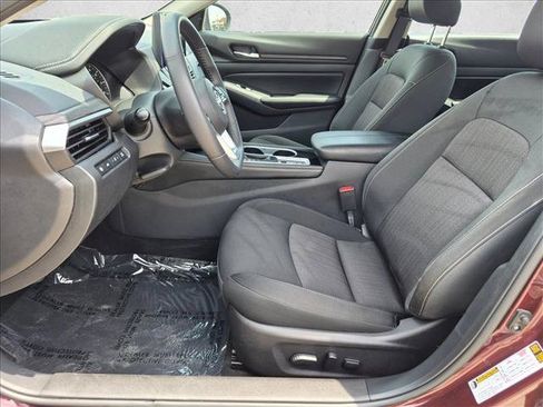Used 2024 Nissan Altima 2.5 SV w/ SV Premium Package FWD image 15