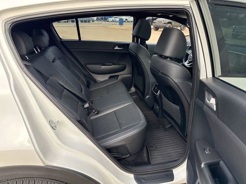 Used 2022 Kia Sportage Nightfall Edition image 12