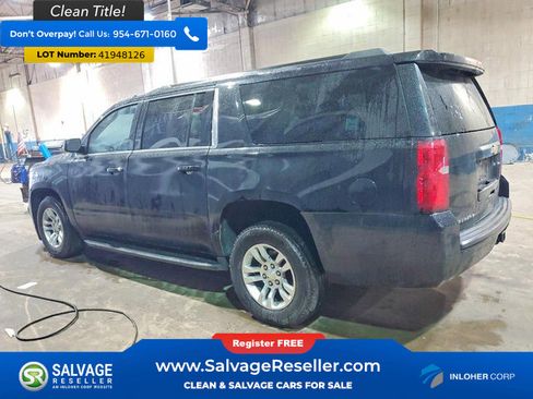 Used 2018 Chevrolet Suburban LT image 3