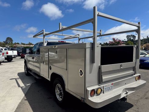 Used 2005 Chevrolet Silverado 2500 LS RWD image 7