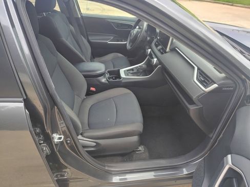 Used 2023 Toyota RAV4 LE FWD image 15