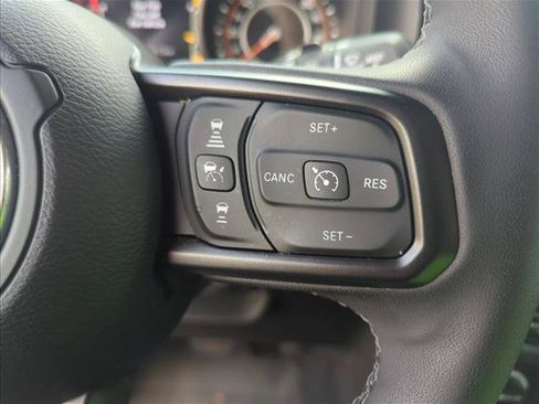 Used 2025 Jeep Wrangler Unlimited Rubicon w/ Steel Bumper Group AWD/4WD image 16