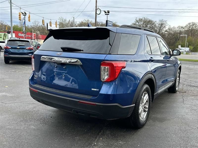 Used 2020 Ford Explorer XLT w/ Cold Weather Package AWD/4WD image 3