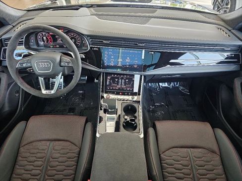 New 2025 Audi RS Q8 performance image 4