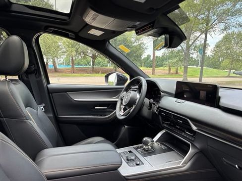 Certified 2025 MAZDA CX-70 Plug-In Hybrid w/ Premium Plus AWD/4WD image 23