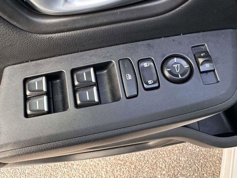 Used 2023 Honda Pilot EX-L image 9