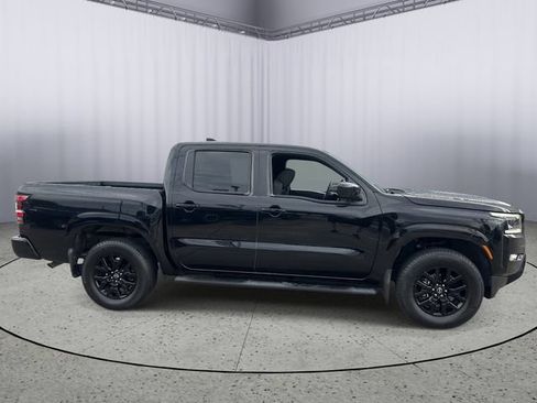 Used 2023 Nissan Frontier SV w/ Midnight Edition Package AWD/4WD image 6
