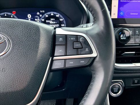 Used 2024 Toyota Grand Highlander Limited image 23