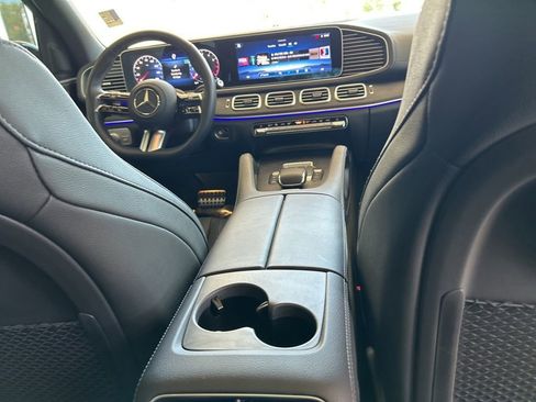 Used 2025 Mercedes-Benz GLS 450 4MATIC w/ AMG Line Exterior image 26