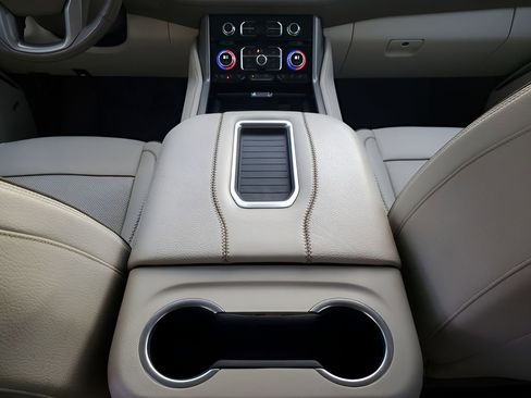 Used 2021 GMC Yukon Denali w/ Denali Premium Package image 23