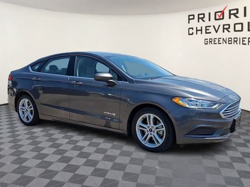 Used 2018 Ford Fusion S FWD image 2