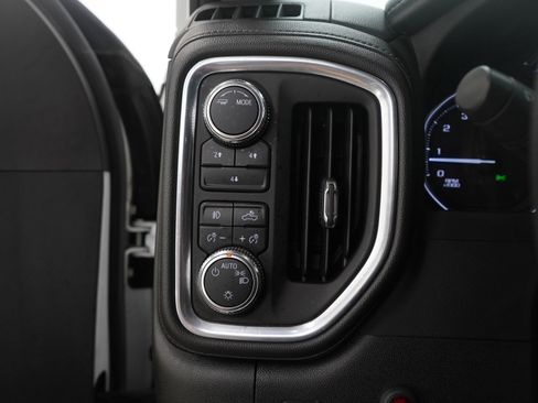 Used 2023 GMC Sierra 2500 SLE w/ SLE Value Package; image 24