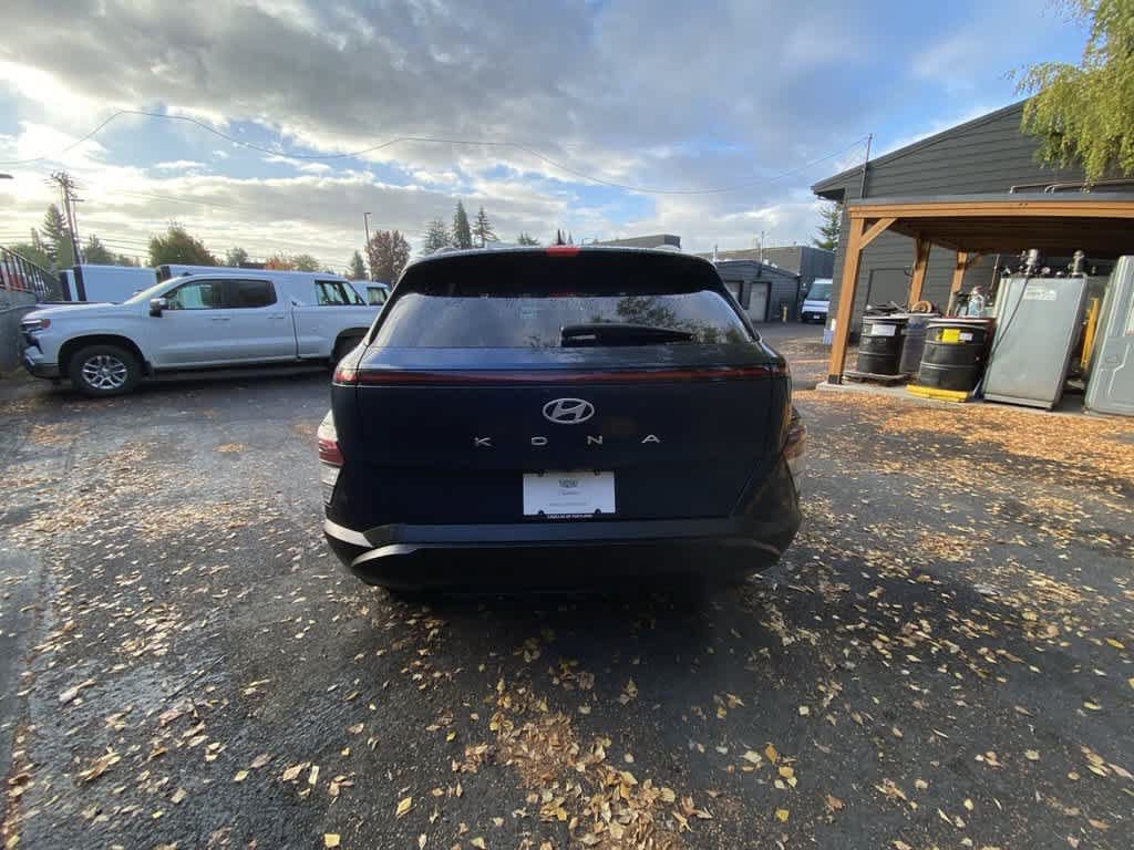 Used 2025 Hyundai Kona SEL FWD image 5