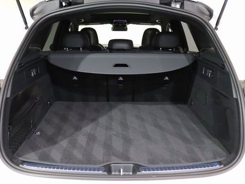 Used 2025 Mercedes-Benz GLC 300 4MATIC image 29