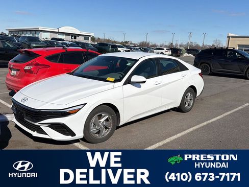 Used 2026 Hyundai Elantra SE image 1