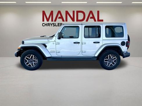 Used 2024 Jeep Wrangler Unlimited Sahara AWD/4WD image 8