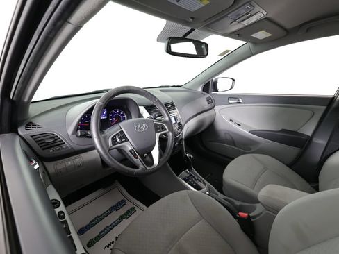 Used 2012 Hyundai Accent SE FWD image 10