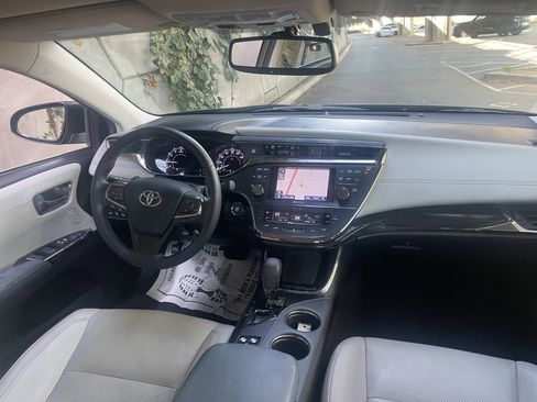 Used 2013 Toyota Avalon Limited w/ Technology Pkg image 3